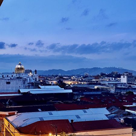 Entre Rosas Y Flores Guatemala City Екстер'єр фото